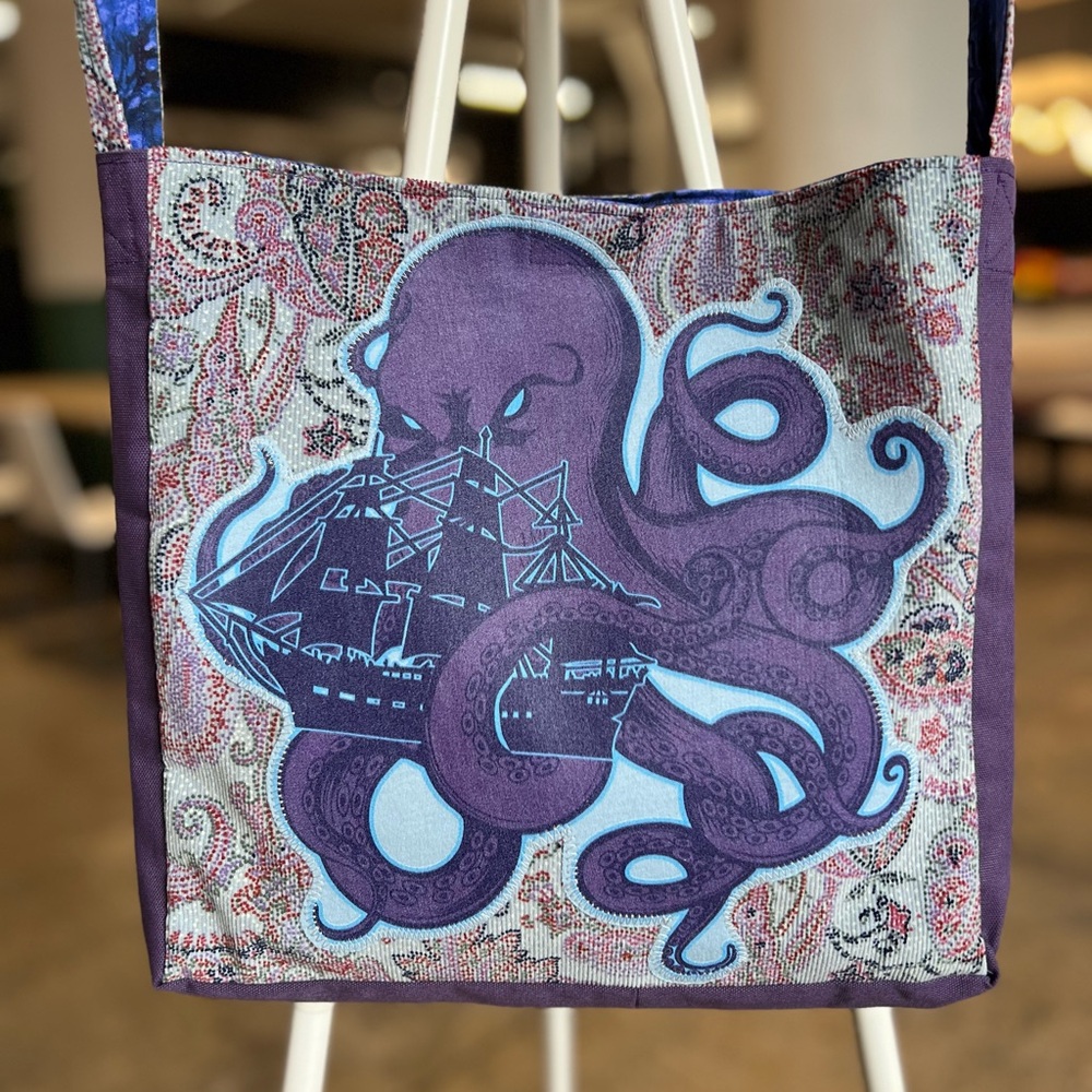 Kraken tshirt crossbody bag